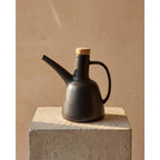 The Olive Oil Bottle N°79 – oliiviöljypullo, musta