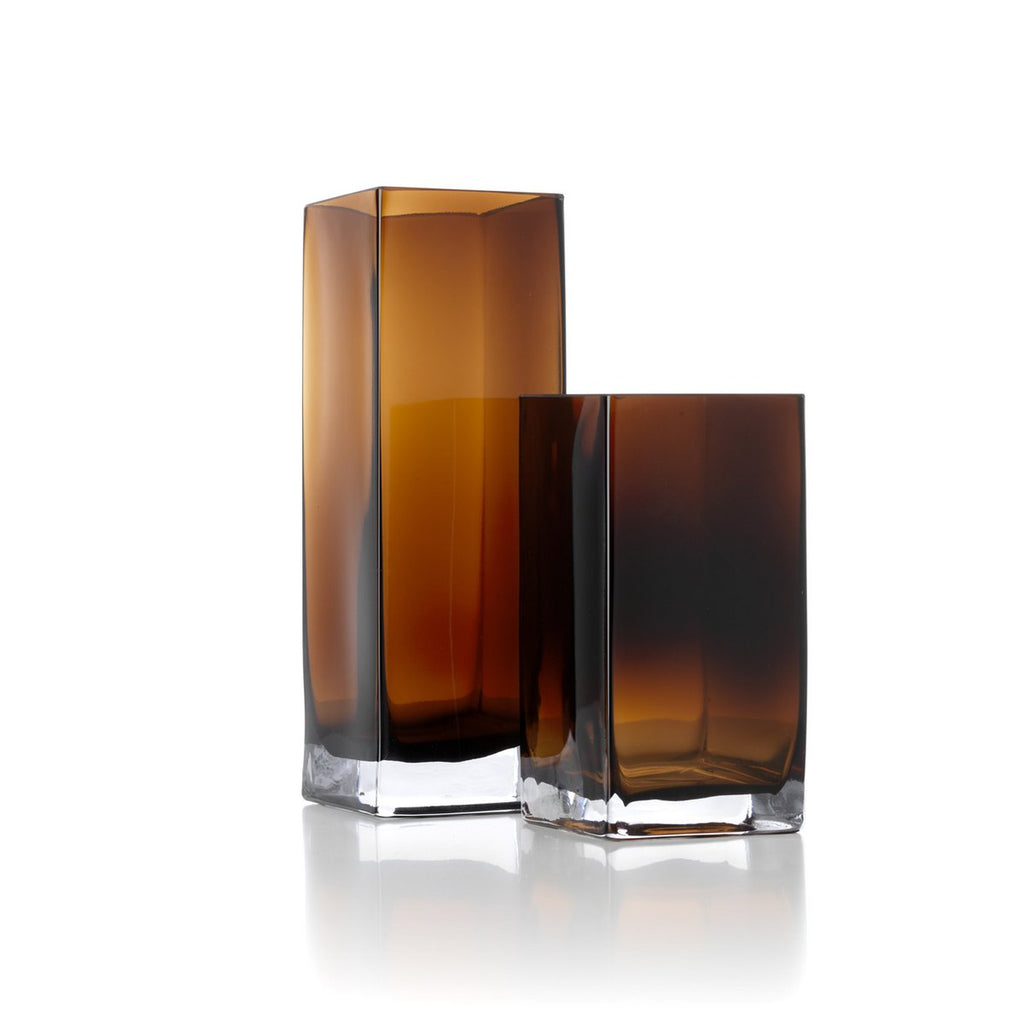 The Amber Cuboid Vase – meripihkan sävyinen lasimaljakko