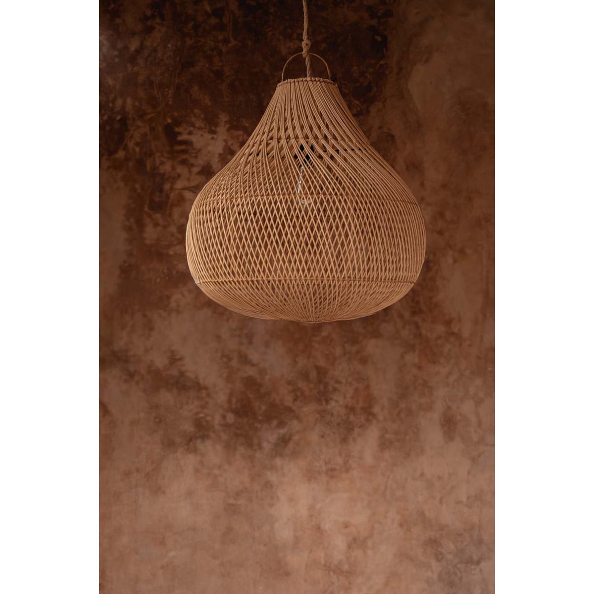 The Bottle Pendant – rottinkinen riippuvalaisimen varjostin