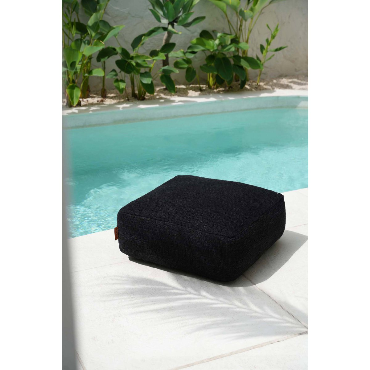 The Comfy Pouffe – musta puuvillainen rahi