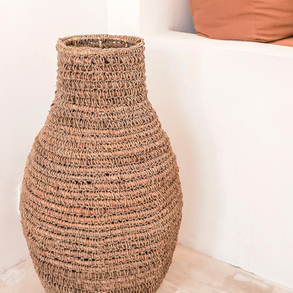 Soeji Sakra – käsintehty banaanikuitumaljakko 56 cm