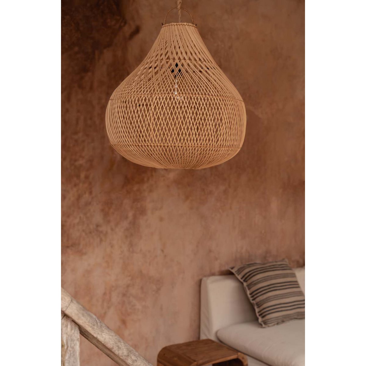 The Bottle Pendant – rottinkinen riippuvalaisimen varjostin