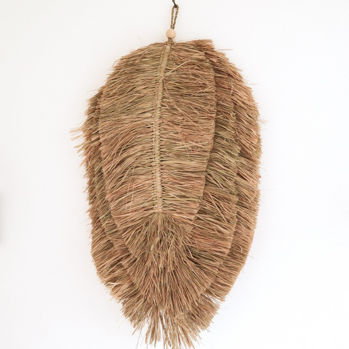 Tipin raffia-seinäkoriste 50 × 32 cm – Soeji